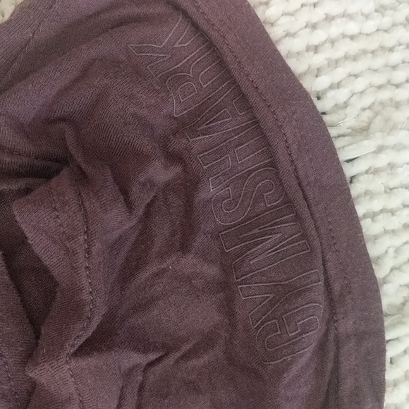 $10 Sale!!! Gym shark crop top with open back detail - Picture 2 of 3